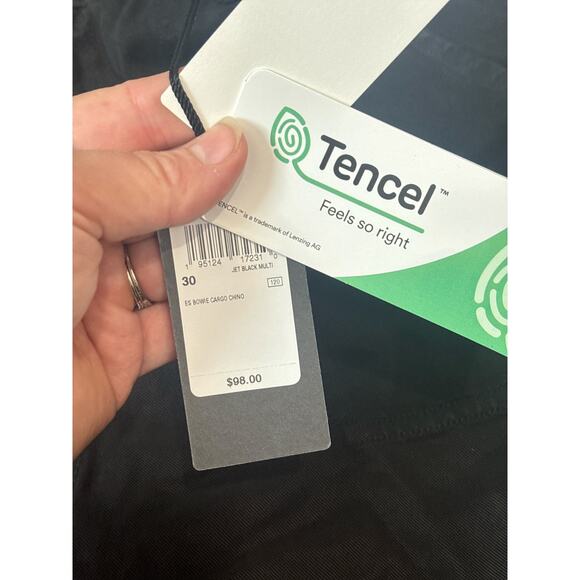 NWT GUESS TENCEL Bowie Black Cargo Chino
Pants Zipper Hem Size 30 - Picture 5 of 5